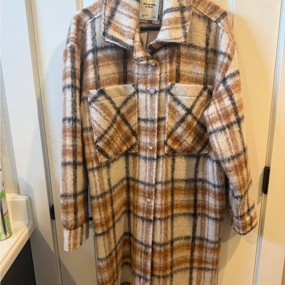 Abercrombie & Fitch Plaid Shacket in Tan and Cream